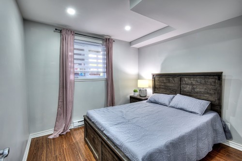 Bedroom - 596 Rue Étienne-Lavoie, Laval (Sainte-Dorothée), QC - Indoor Photo Showing Bedroom