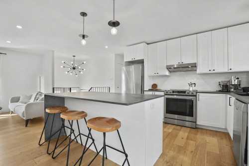 Cuisine - 368 Rue Edgewood, Rosemère, QC - Indoor Photo Showing Kitchen With Upgraded Kitchen