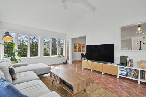 Salon - 368 Rue Edgewood, Rosemère, QC - Indoor Photo Showing Living Room