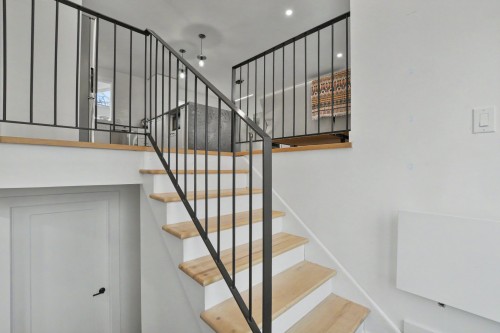Hall d'entrée/Vestibule - 368 Rue Edgewood, Rosemère, QC - Indoor Photo Showing Other Room