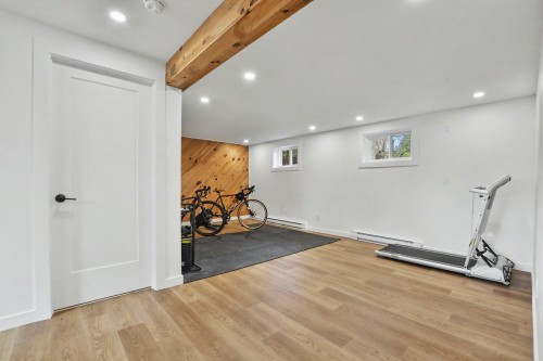 Salle familiale - 368 Rue Edgewood, Rosemère, QC - Indoor