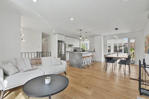 Salon - 368 Rue Edgewood, Rosemère, QC - Indoor Photo Showing Living Room
