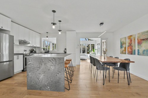 Cuisine - 368 Rue Edgewood, Rosemère, QC - Indoor Photo Showing Kitchen With Upgraded Kitchen