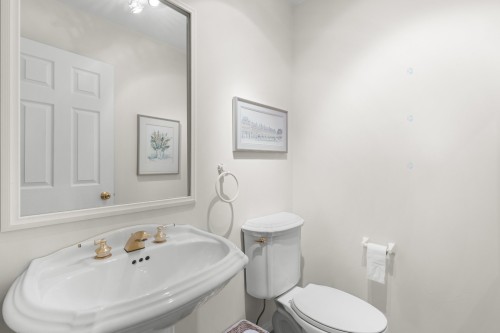 Salle d'eau - 107 Av. Dresden, Mont-Royal, QC - Indoor Photo Showing Bathroom