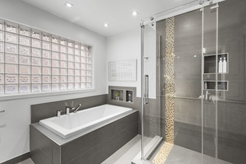 Salle de bains - 107 Av. Dresden, Mont-Royal, QC - Indoor Photo Showing Bathroom