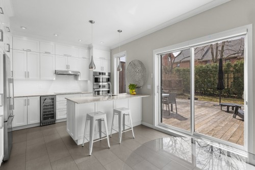 Cuisine - 107 Av. Dresden, Mont-Royal, QC - Indoor Photo Showing Kitchen With Upgraded Kitchen