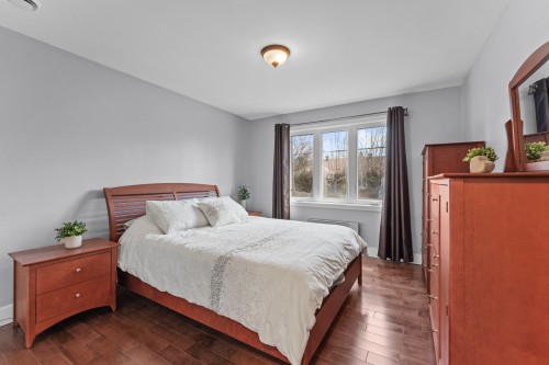 Chambre à coucher principale - 237 Av. Vinet, Dorval, QC - Indoor Photo Showing Bedroom