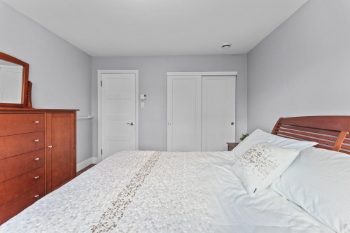 Chambre à coucher principale - 237 Av. Vinet, Dorval, QC - Indoor Photo Showing Bedroom