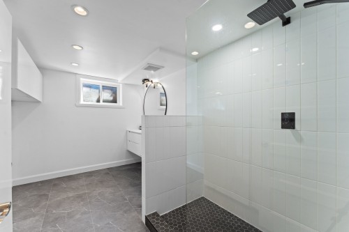 Salle de bains - 237 Av. Vinet, Dorval, QC - Indoor