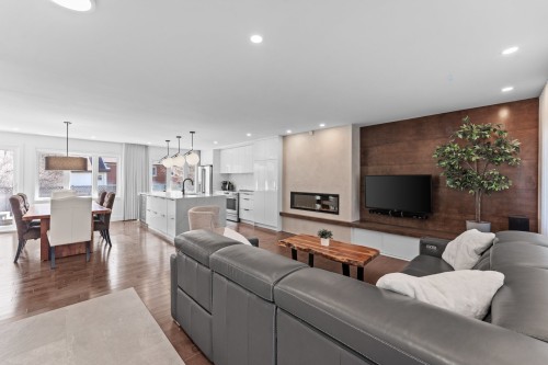 Salon - 237 Av. Vinet, Dorval, QC - Indoor Photo Showing Living Room With Fireplace