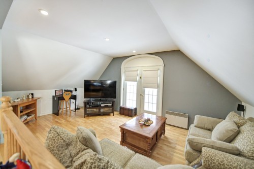 Den - 5375 Boul. Des Mille-Îles, Laval (Saint-François), QC - Indoor Photo Showing Living Room