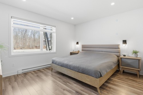 Chambre à coucher principale - 45 Rue De L'Affluent, Saint-Hippolyte, QC - Indoor Photo Showing Bedroom