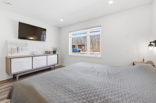 Chambre à coucher principale - 45 Rue De L'Affluent, Saint-Hippolyte, QC - Indoor Photo Showing Bedroom