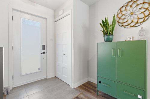 Hall d'entrée/Vestibule - 45 Rue De L'Affluent, Saint-Hippolyte, QC - Indoor Photo Showing Other Room