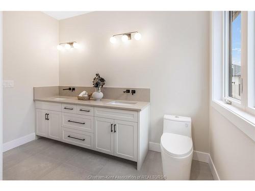 108 Bloomington Way, Chatham, ON 