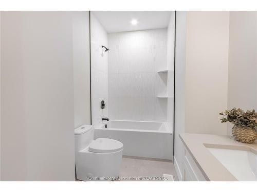 108 Bloomington Way, Chatham, ON 