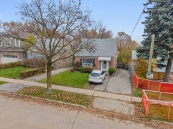 27 King High Avenue Toronto, ON M3H 3A8