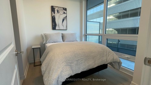 1104-395 Bloor Street E, Toronto, ON - Indoor Photo Showing Bedroom