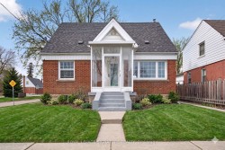 3244 St Clair Avenue EToronto, ON M1L 1V8