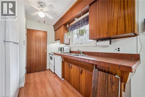 106 Ruskview Road, Kitchener, ON - Indoor Photo Showing Kitchen With Double Sink