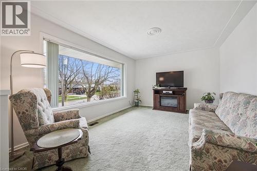 106 Ruskview Road, Kitchener, ON - Indoor Photo Showing Living Room