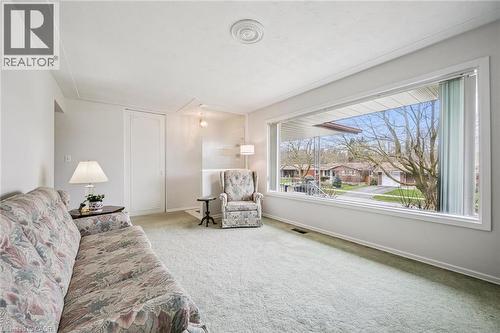 106 Ruskview Road, Kitchener, ON - Indoor Photo Showing Living Room