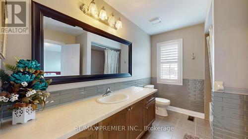 48 Heron Hollow Avenue, Richmond Hill, ON - Indoor Photo Showing Bathroom