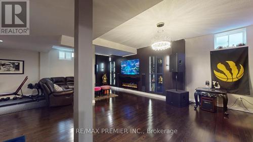 48 Heron Hollow Avenue, Richmond Hill, ON - Indoor Photo Showing Other Room