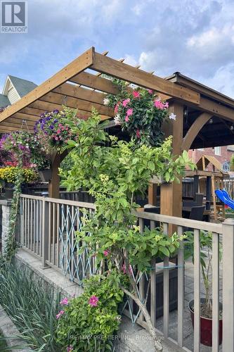 48 Heron Hollow Avenue, Richmond Hill, ON - Outdoor