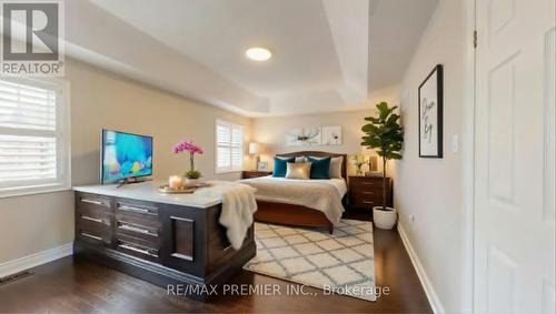 48 Heron Hollow Avenue, Richmond Hill, ON - Indoor Photo Showing Bedroom