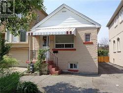 970 BRIAR HILL AVENUE Toronto, ON M6B 1M3