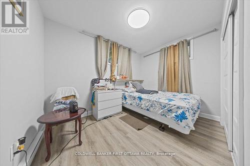 562 Queen Mary Street, Ottawa, ON - Indoor Photo Showing Bedroom
