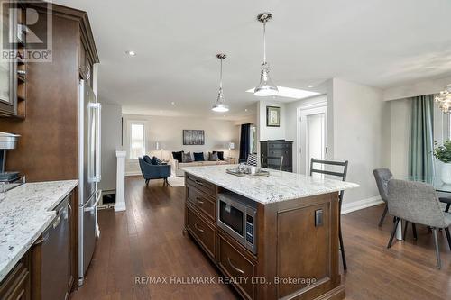 37 Lewin Crescent, Ajax, ON - Indoor Photo Showing Kitchen With Upgraded Kitchen