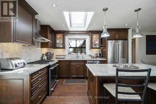 37 Lewin Crescent, Ajax, ON - Indoor Photo Showing Kitchen With Stainless Steel Kitchen With Upgraded Kitchen