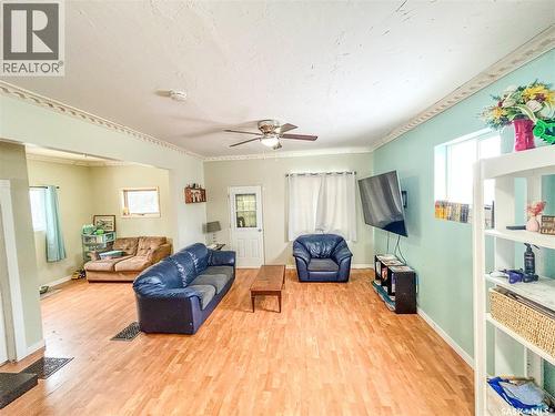464 1St Avenue E, Melville, SK - Indoor Photo Showing Other Room