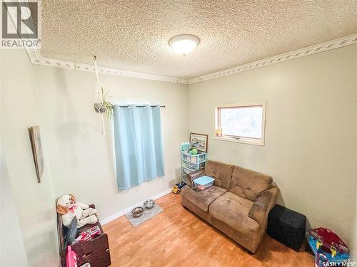 464 1St Avenue E, Melville, SK - Indoor