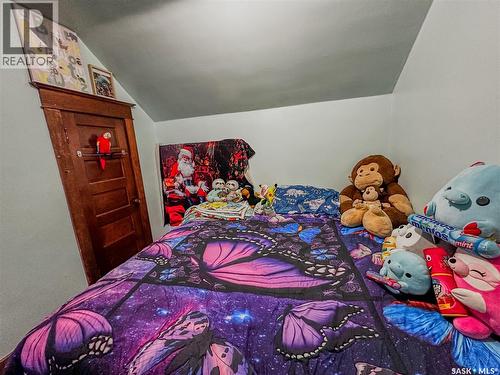 464 1St Avenue E, Melville, SK - Indoor Photo Showing Bedroom