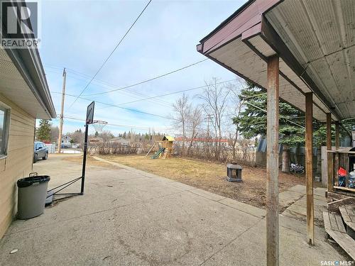 464 1St Avenue E, Melville, SK - Outdoor