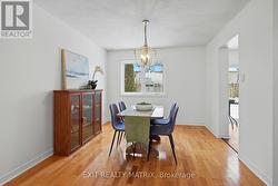 Generously sized dining room - 
