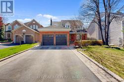 113 LONGWATER CHASE Markham, ON L3R 4A9