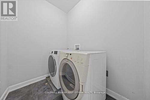 560 Queen Mary Street, Ottawa, ON - Indoor Photo Showing Laundry Room