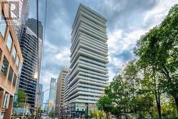 PH4 - 57 ST JOSEPH STREET Toronto, ON M5S 0C5