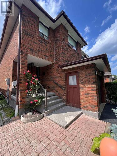 28 Oakmount Crescent, Vaughan, ON 
