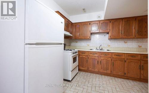 28 Oakmount Crescent, Vaughan, ON 