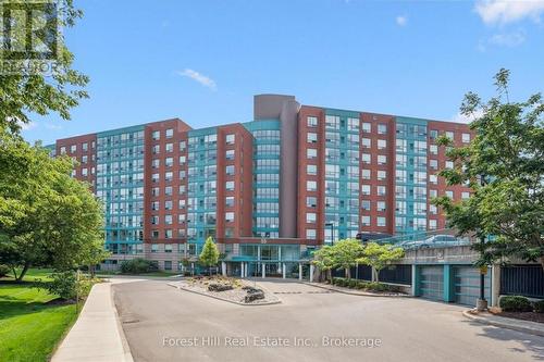 402 - 55 BLUE SPRINGS DRIVE  Waterloo, ON N2J 4T3