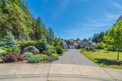 1432 Kaz Crt Nanaimo, BC V9R 0B4
