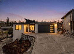 9382 Lakefront Rise Lake Cowichan, BC V0R 2G1