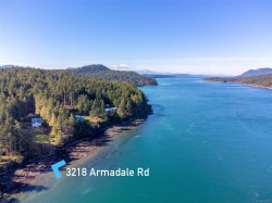 3218 Armadale Rd Pender Island, BC V0N 2M1