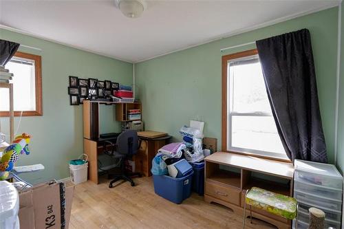 210 Dunrobin Ave, Winnipeg, MB 