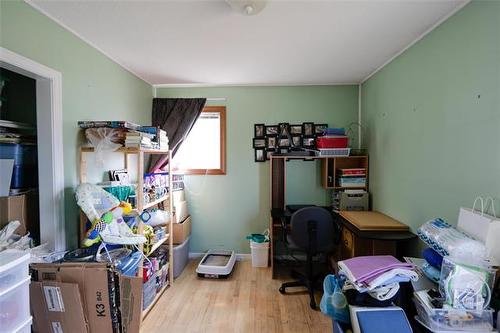 210 Dunrobin Ave, Winnipeg, MB 